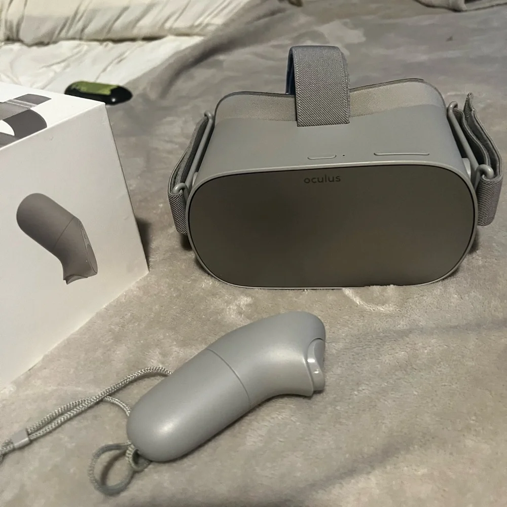Oculus Go Standalone Virtual Reality Headset - 64GB